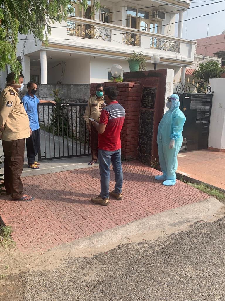 dmjammuofficial's tweet photo. Day 2 of house to house COVID survey, field level screening teams in full swing. For quick sampling of the suspects, Mobile sample collection vans, also introduced in the district. https://t.co/ccLs9MfTGe