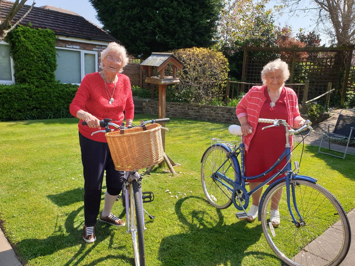 HouseAshbourne's tweet photo. Daily exercise for the over 90s..! 
#StayHomeStaySafe #carehome #DailyExercise #weloveourresidents https://t.co/qoxVkxErwe
