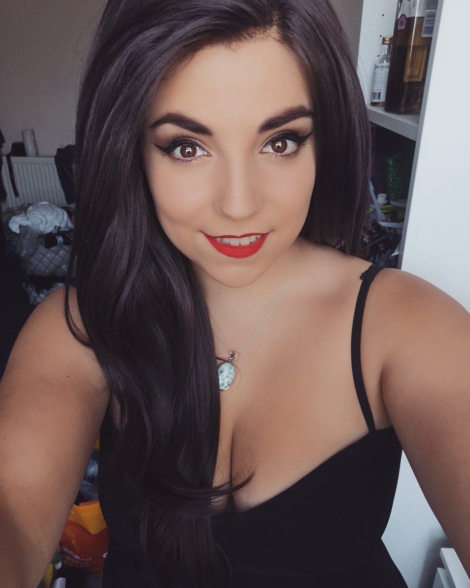 MermaidLilyRose's tweet photo. I am loving this sun at the moment... But man is it making me want to go to the beach and swim! 😂 🧜🏼‍♀️ https://t.co/20w2vjckua