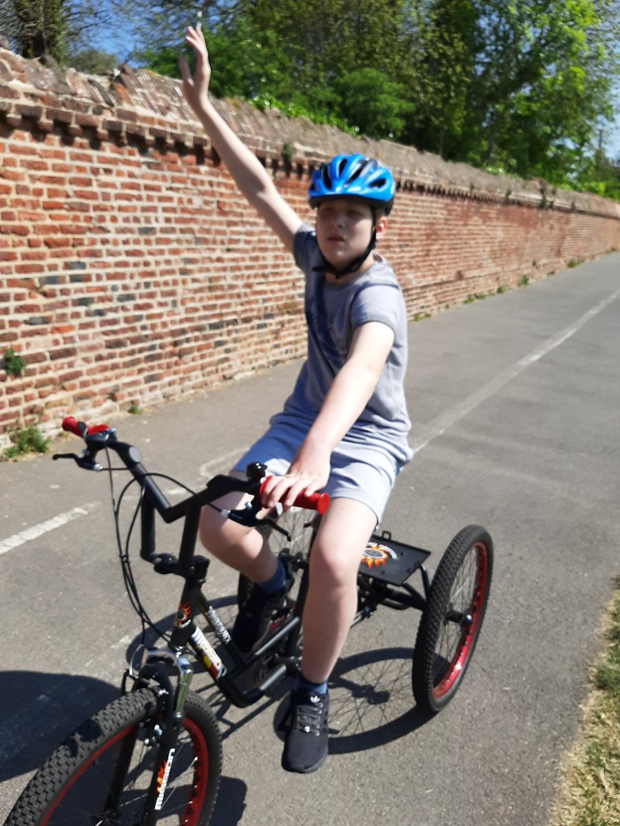 yougivemesmiles's tweet image. 2 mile bike ride for @keen2go 's #threenationchallenge