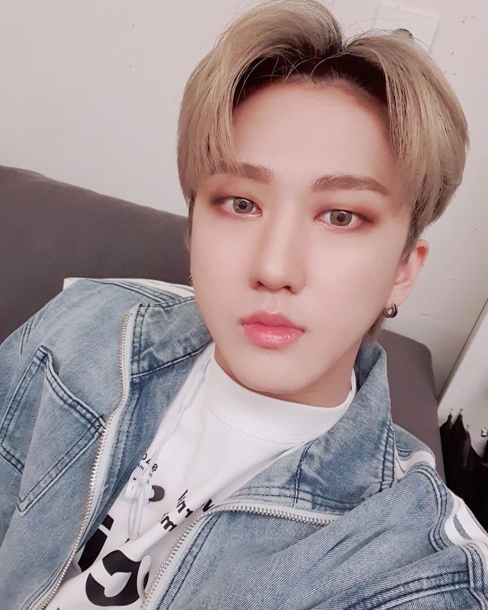 3RACHA_PHL's tweet photo. [INSTAGRAM UPDATE]
(1/2)
200426 @/realstraykids

- SPEAR B-

"STAY, did you receive the gift well?
#Straykids #stay #boxer #🐖🐇 #Inthedaytime"

 #SpearB #3RACHA #서창빈 #StrayKids https://t.co/4IvR3tlOMn