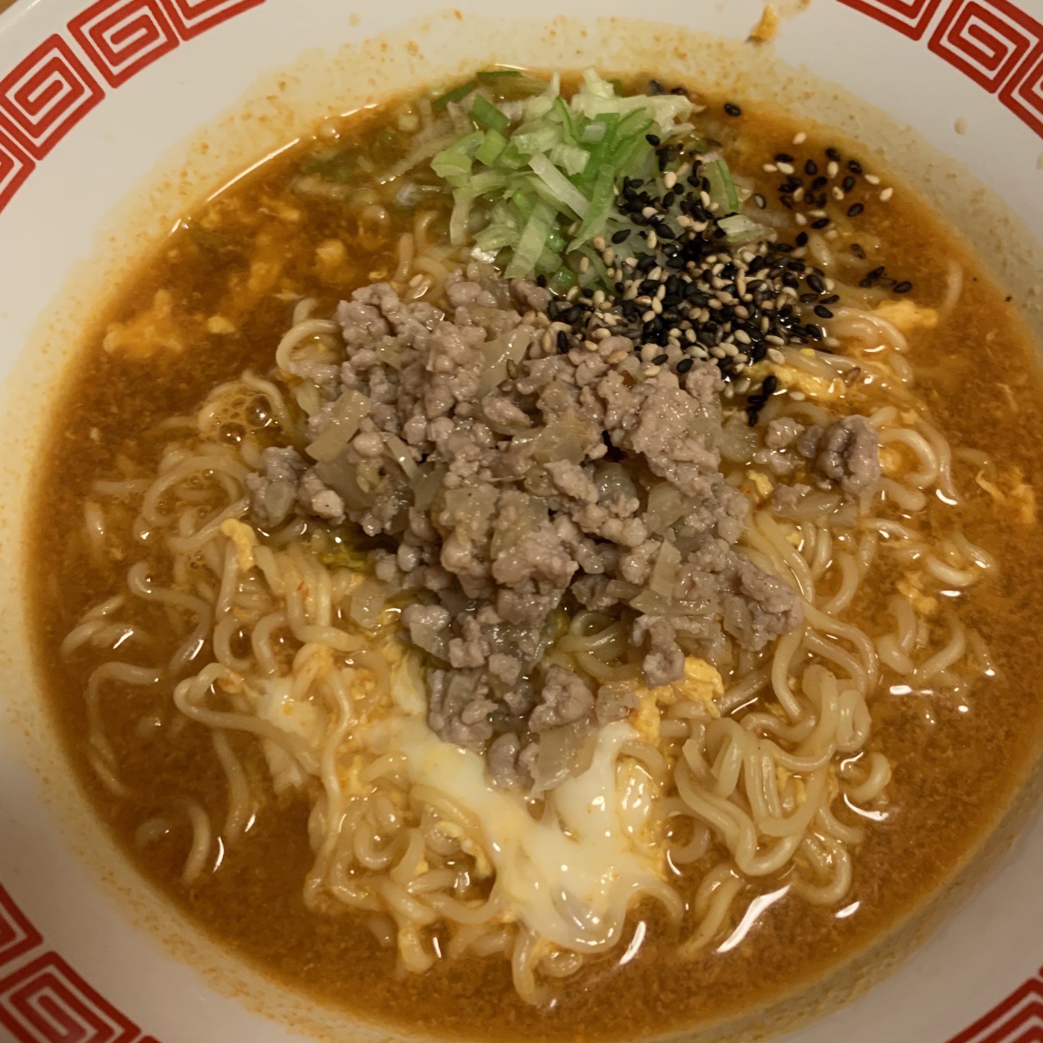 Taihei 今日の晩ご飯はチャルメラ宮崎辛麺の袋麺をちょいアレンジして食べました T Co Wzdaggycxo Twitter