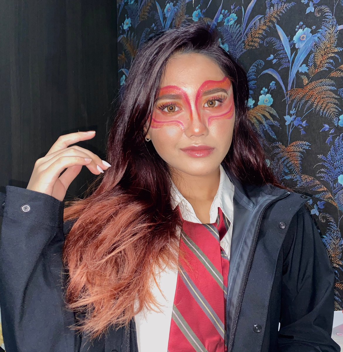 whiteflowerains's tweet photo. Fire up #Gryffindor - The Order of Phoenix #makeupinspired #HarryPotter #makeupchallange https://t.co/rlCa25SCul