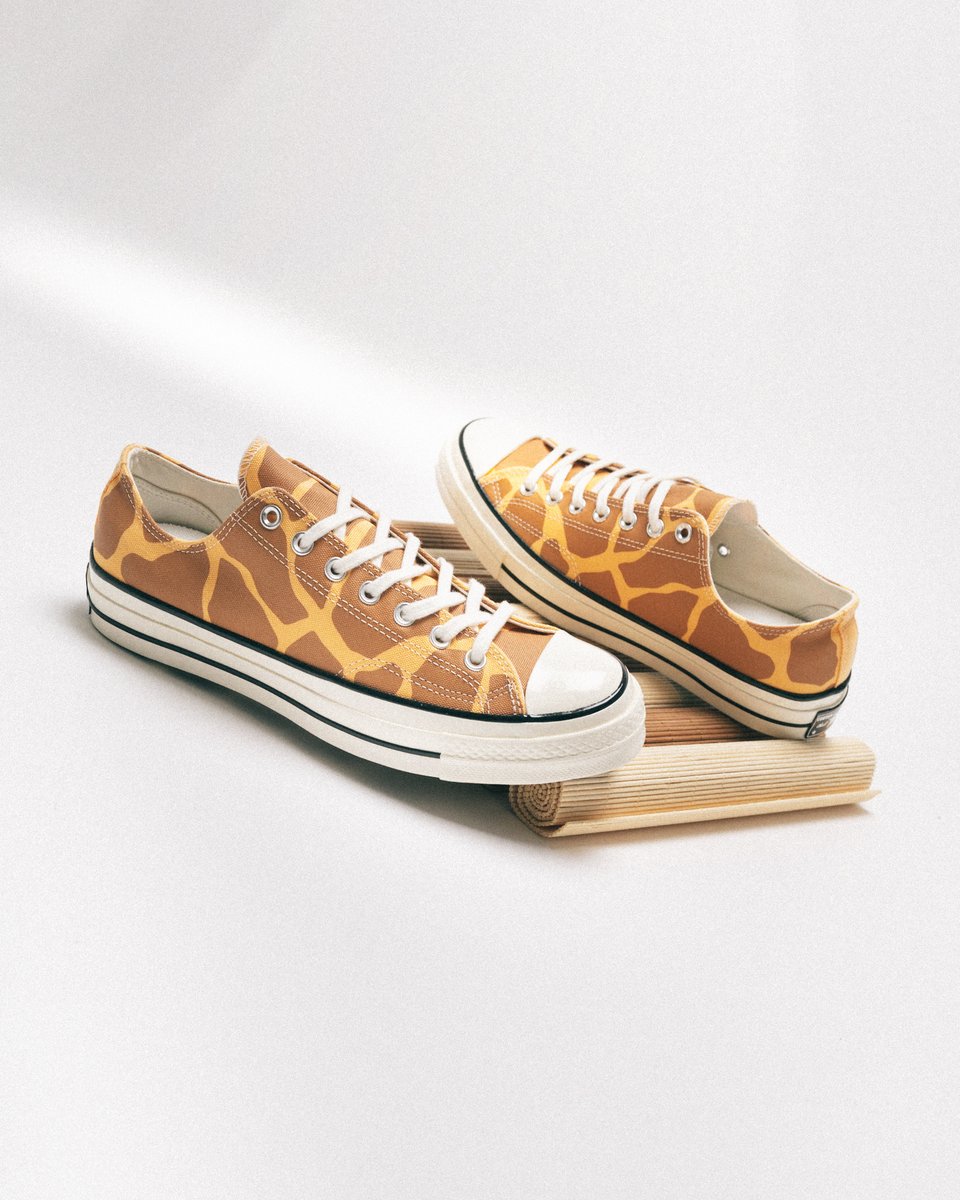 AFEWSTORE's tweet photo. SHOP LINK ➡️ https://t.co/6nFJQtVvTw
"Converse CHUCK 70 OX" • MELON BALLER • | US 7 - 11.5 | 84.95€
#kicks #instakicks #dailykicks #newshoes #sneakerfreakerofficial #complex #praisemag #sneakersmag #sneakerfreaker #sneakersfreakers https://t.co/joyAr6bqgL