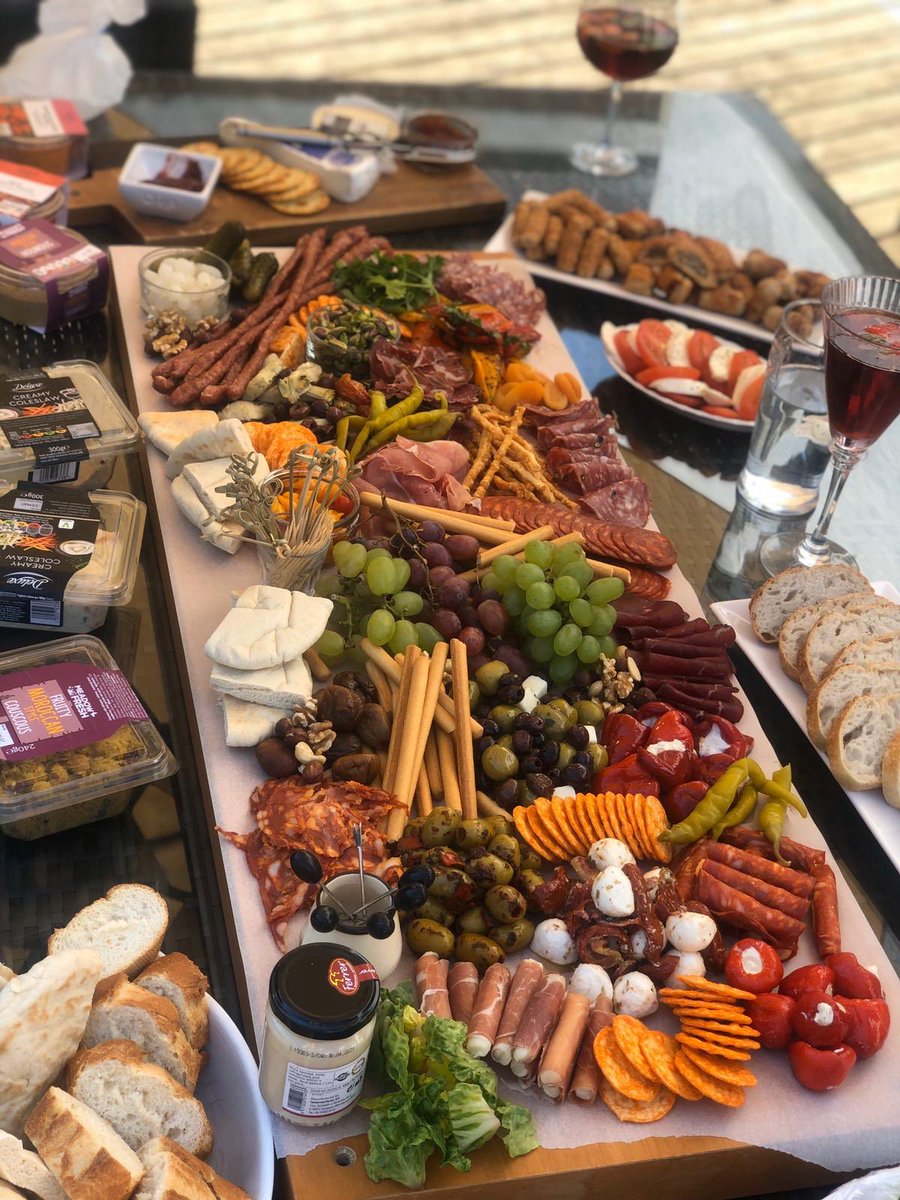 field_kurt's tweet photo. Seen a lot of spreads, this tops all of em https://t.co/RviRQQjCT5
