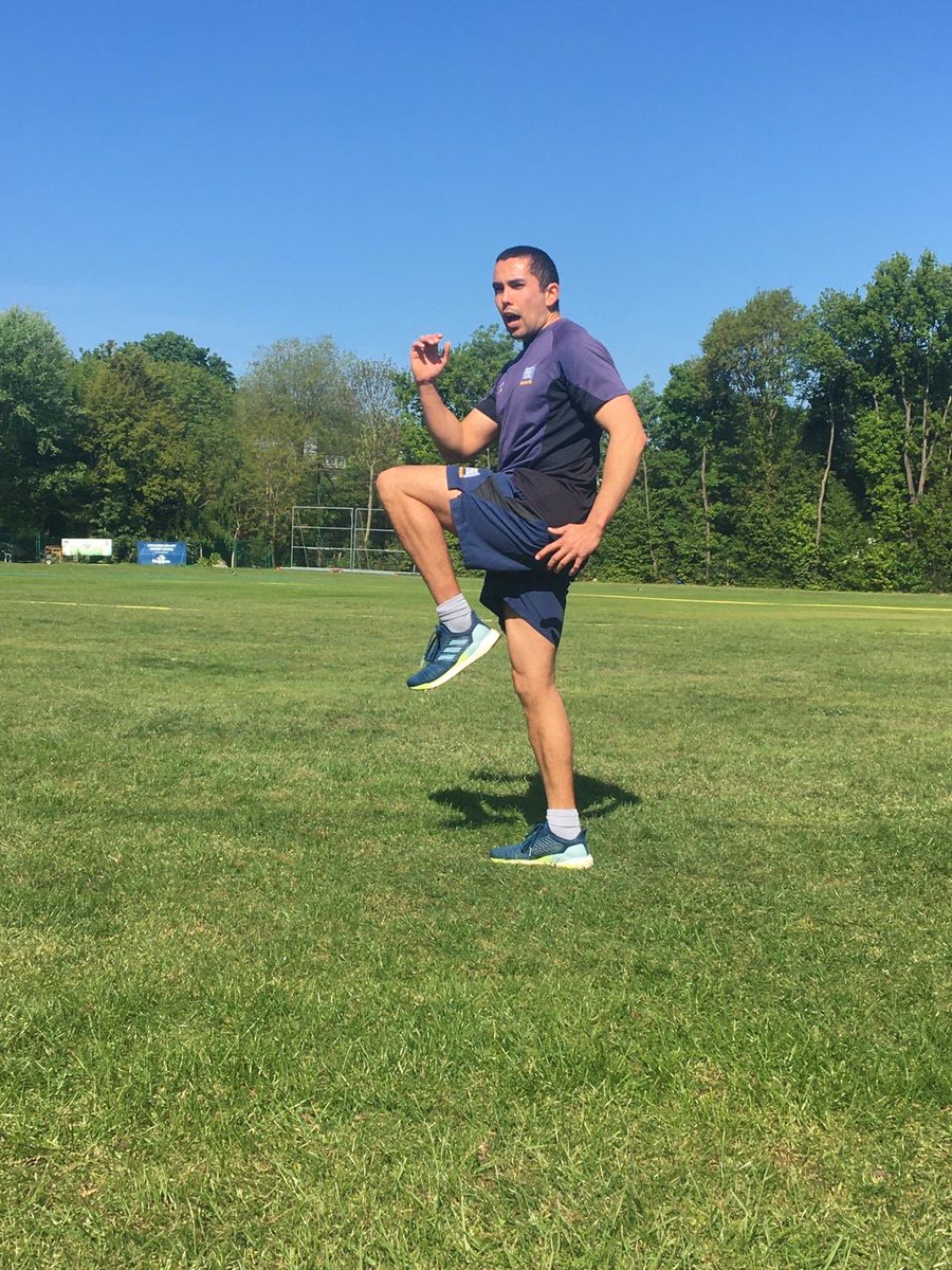 HighgateCLTC's tweet photo. Mat Holly leads a keep fit class over zoom as part of the clubs #twopointsixchallenge. Still time to donate - see the link below. https://t.co/mX1PeWrkMw