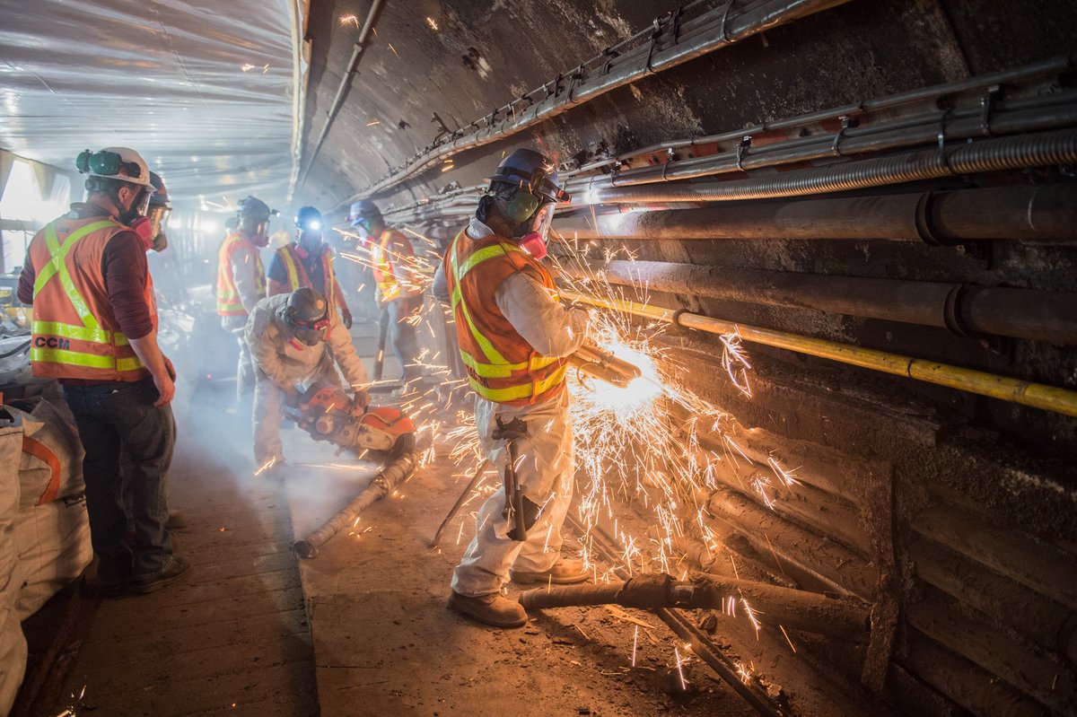 MTA's tweet photo. 🚨NEWS🚨

The innovative L Train tunnel project is complete and will resume regular Essential Service tomorrow, Monday, April 27. We delivered this project:

➡️Months ahead of schedule
➡️Under budget—saving $100 million
➡️Without shutdown of service https://t.co/OeAtYNgHkQ