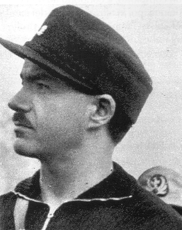The fugitives left Grandola in late evening, arriving in Menaggio around 11 p.m. Here, they were joined by Alessandro Pavolini (photo) Secretary of the Fascist Party. He had led 5,000 troops that reached Como from Milan on morning of 26th, only to find Mussolini had fled >> 25
