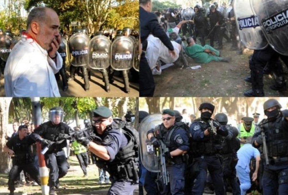 feroquina's tweet photo. Tal vez no se acuerden porque son muy chicos (?), pero hoy se cumplen 7 años de que el entonces jefe de gobierno porteño, @mauriciomacri, mandara a reprimir a médicos e internos en el Borda.
Nadie puede decir que lo votó en 2015 sin saber que era una mala persona. https://t.co/7qyJAKaIxa