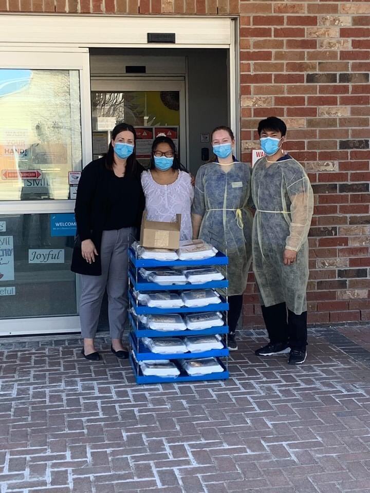 frontlinefeeds's tweet photo. Barrhaven Manor, one of City of Ottawa's long term care facilities, had a facility wide #COVID-19 outbreak. 😔We showed their #healthcareheroes appreciation. Our mission at #FrontLineFeeds is to support those risking their lives to save lives.
To Donate: https://t.co/MHWwaoUL4b https://t.co/oARzxDhCfg