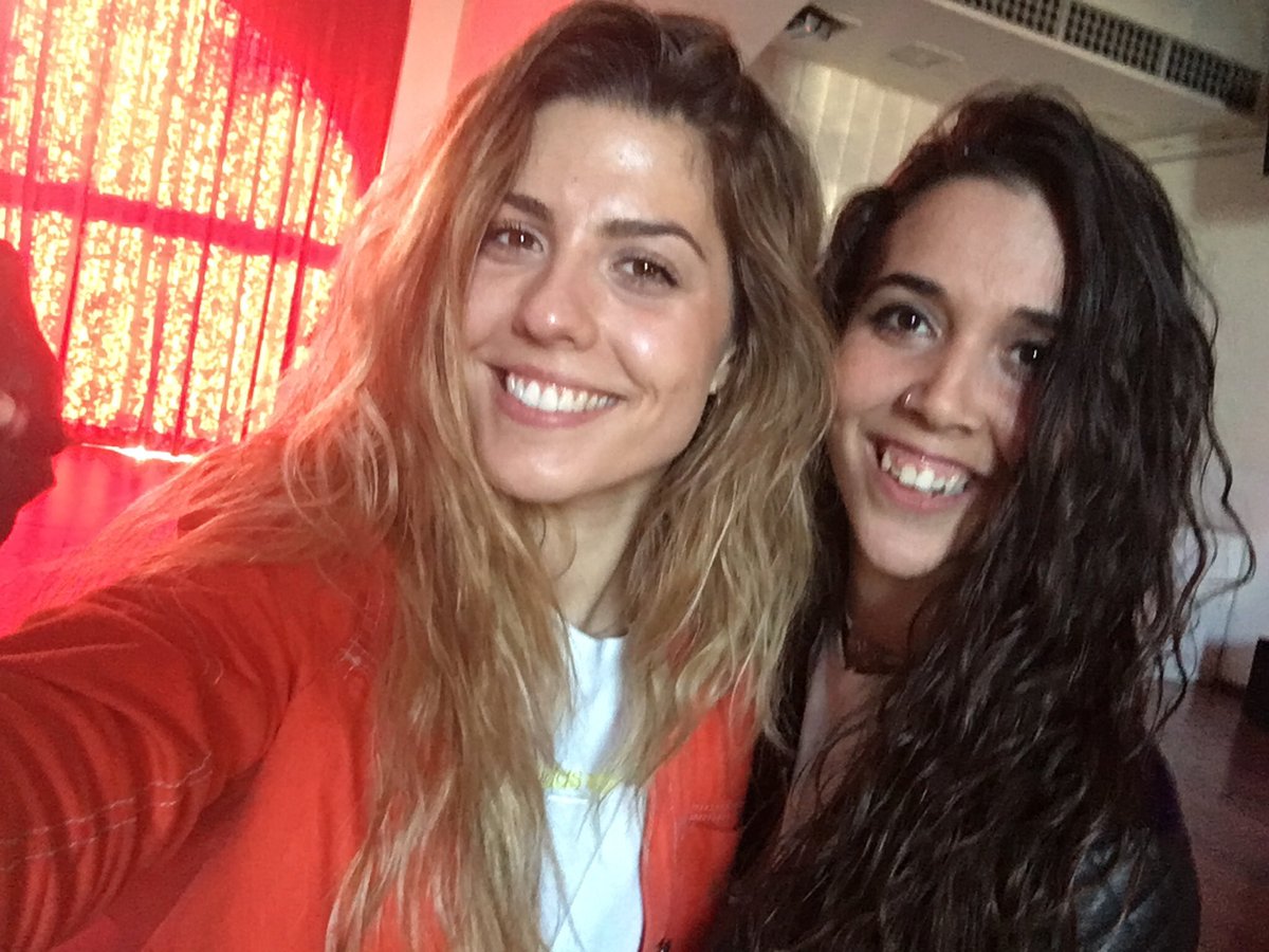 aiiddaacr's tweet photo. Castellón siempre será CASTELLÓN🤍 uno de los mejores conciertos del #tourcontigo. Volvería cn los ojos cerrados a revivirlo.
La compañía, la prueba d sonido, el conmigo suficiente que nos marcamos mientras tocaba🥺, etc.... TODO
#toucontigocastellon
Gracias @miriamrmusic_ ❤️ https://t.co/G7DKWQwwWx