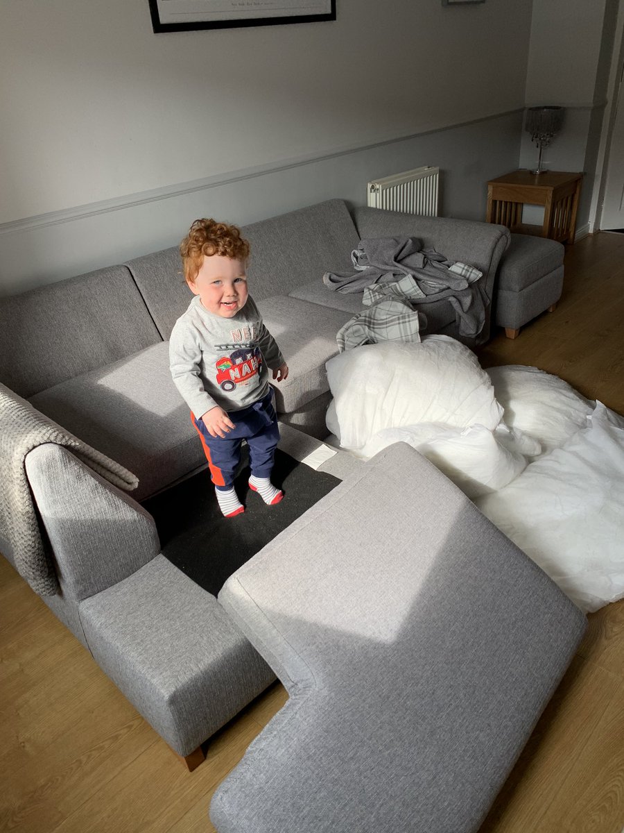 DiaryConnors's tweet photo. LOCKDOWN DAY 34
It’s Sunday right? Fun filled day today...Wrecked the living room, went our daily jaunt in Pencaitland and did some arts and crafts whilst daddy had a few beers....The recycling bin is rammed 🤔🍺 #ccvd #cmoney #bus https://t.co/WRIvjQpLhD