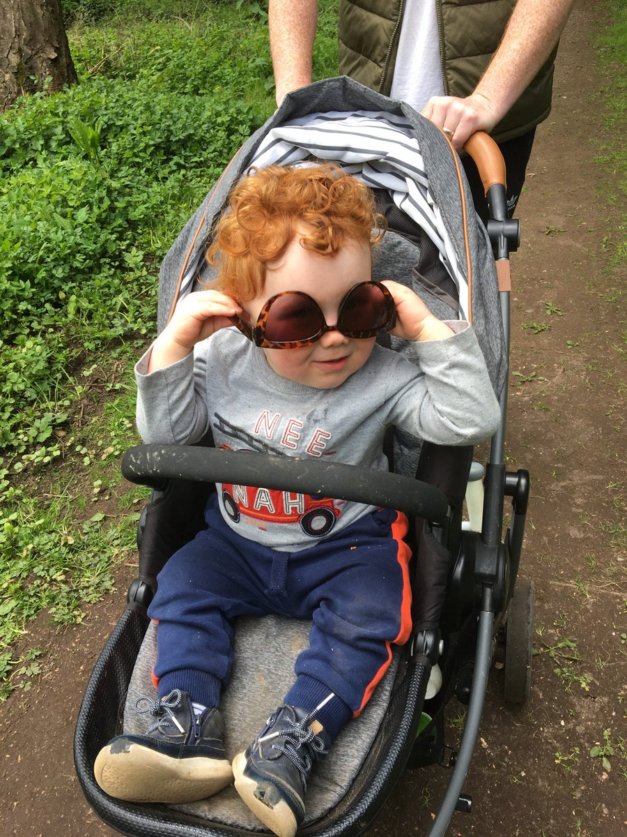 DiaryConnors's tweet photo. LOCKDOWN DAY 34
It’s Sunday right? Fun filled day today...Wrecked the living room, went our daily jaunt in Pencaitland and did some arts and crafts whilst daddy had a few beers....The recycling bin is rammed 🤔🍺 #ccvd #cmoney #bus https://t.co/WRIvjQpLhD