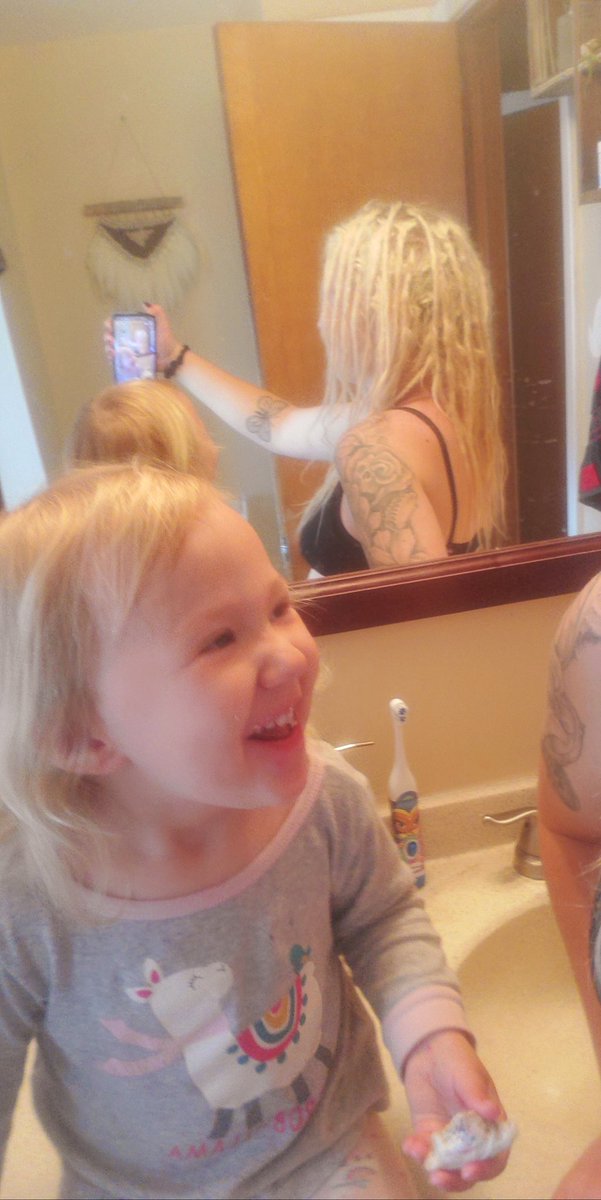 She gets her nose scrunch from me🥰