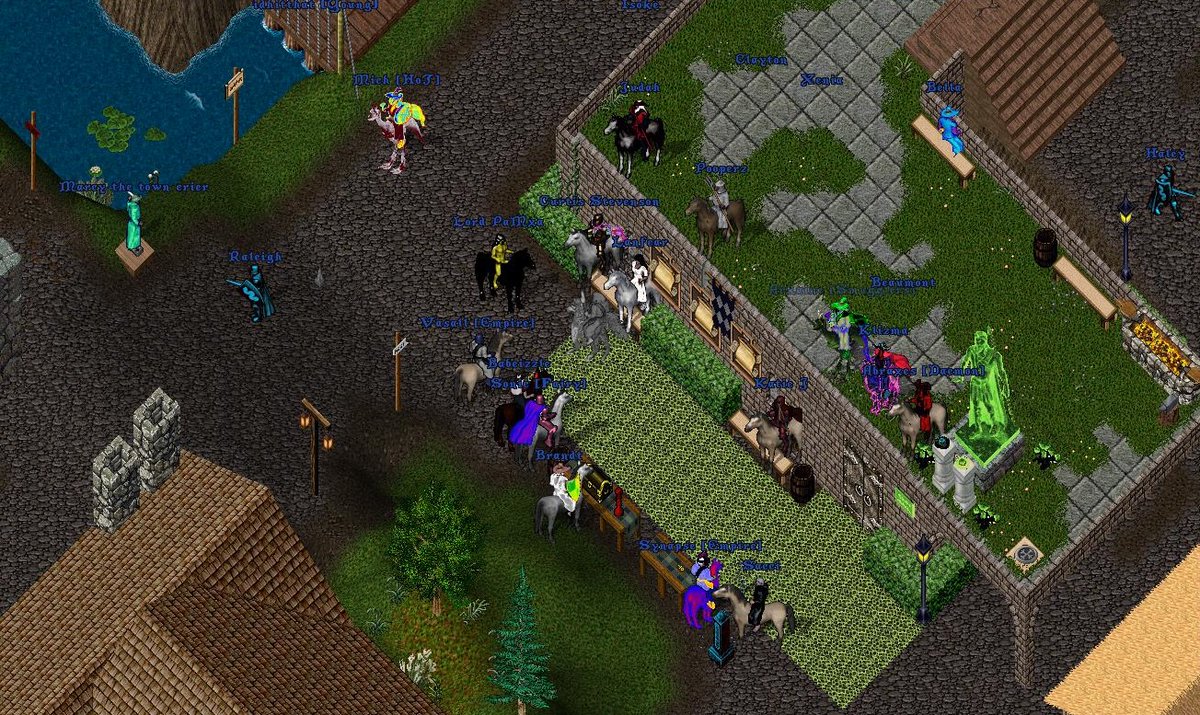 cataclysmuo's tweet photo. Happy Sunday from Britannia! It looks like someone made a carpet out of fish nets at the bank today. Today is the last day of the Community Weekend Event, sure was a blast!
#CataclysmUO #UO #FreeShard #Sphere https://t.co/TfRtbHyaPn