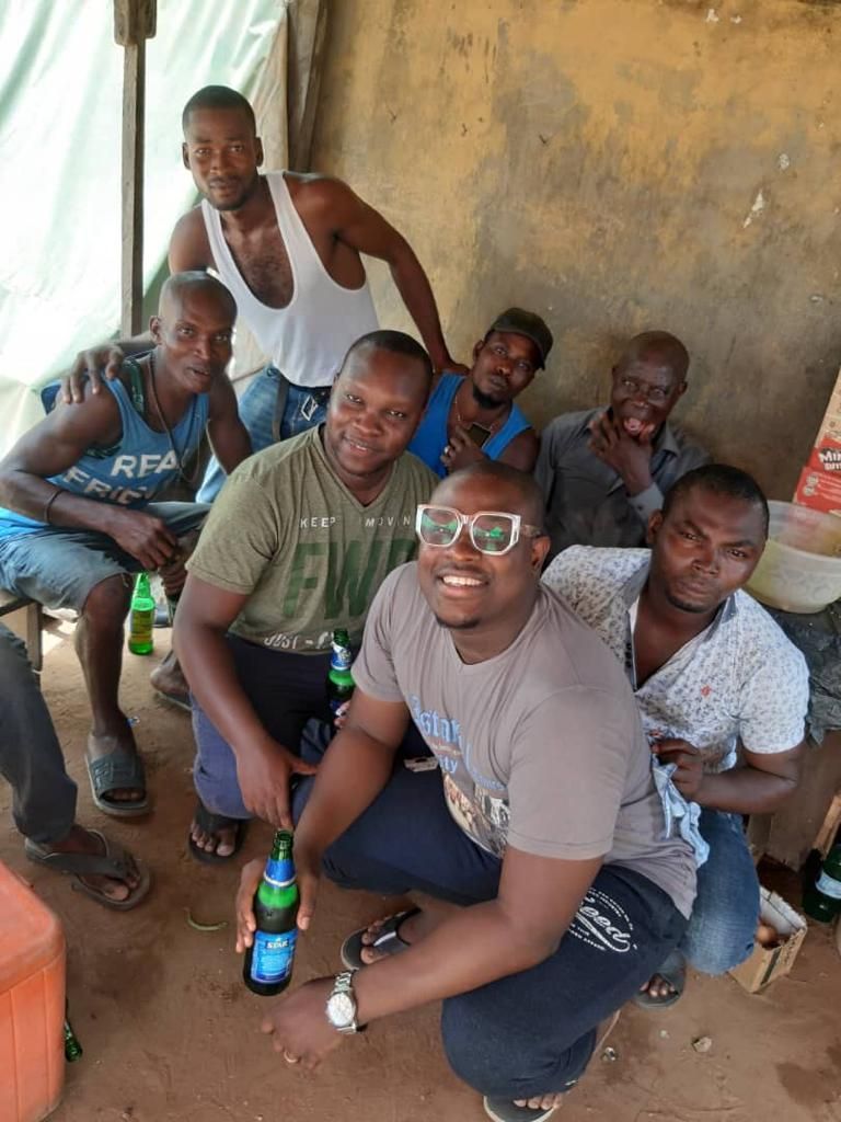 We took a boat from Cable Point (Ikpele Nmili) in Asaba, and 12 minutes later, we were sharing a beer with some of my acquaintances at Onicha Marine. You see, for those who know the history, Asaba and Onitsha, prior to the building of the bridge, were quite closeknit.
