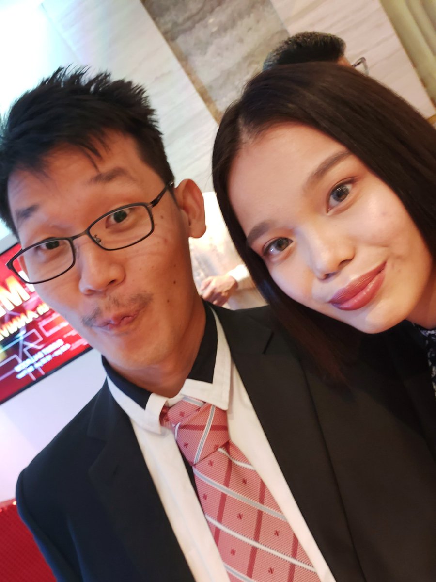 So, today& #39;s my last day as a 21 year old. That being said, here is a photo dump thread of the moments and the people who made this year of my life memorable.
