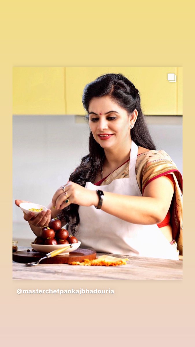 BhadouriaPankaj's tweet photo. My sweet tooth keeps asking me to fulfil my sweet cravings every day! 
And so I end up making my favourite Gulab Jamuns very often!
How I love them! https://t.co/YqksloTePQ 
#gulabjamun #rasgulla #rasgullas #recipes #recipe #pankajbhadouria #indianfood #indiandessert https://t.co/u6uyySmHv7