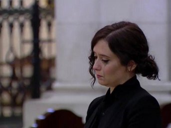 gerardotc's tweet photo. No dudo que llore de verdad. Y eso que a ella nadie la ha llamado asesina o sepulturera a pesar de los miles de muertos en la comunidad que preside. No hubiera sido justo ni presentable hacerlo. Eso sí, aunque llorar está bien, aprender algo de lo ocurrido, tampoco está de más. https://t.co/XERFe2JwUU
