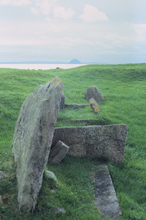welovehistory's tweet photo. Arran is often referred as 'Scotland in Miniature' as it has a bit of everything - inc amazing #Neolithic &amp; #BronzeAge monuments! We can't wait to see Machrie Moor Standing Stones, Moss Farm Stone Circle &amp; Torrylin Cairn again soon, but for now do #StayAtHome. #MuseumsUnlocked https://t.co/M4wMwryHQl