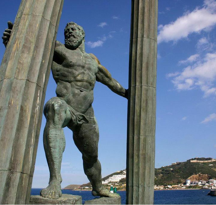 Сеута, статуя Геракла. Памятник Гераклу в Гибралтаре. Геракл Фарнезский. Скульптуры древней Греции Геркулес. Другое имя геракла