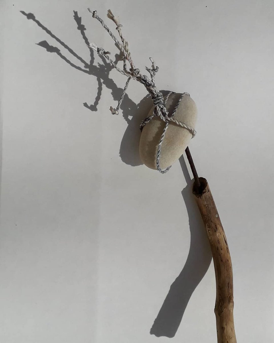 AteliersCortada's tweet photo. Challenge - use paper, stone, metal and wood.
Rusty nail and hydrangea - the garden, polished stone - North Sea, hand-made newspaper string
Pics taken at dusk and in morning sunshine
#edinburghartist #recycledart #sundaychallenge #paperscissorsrock #contemporaryart #sculpture https://t.co/qMiE0Lpyj2