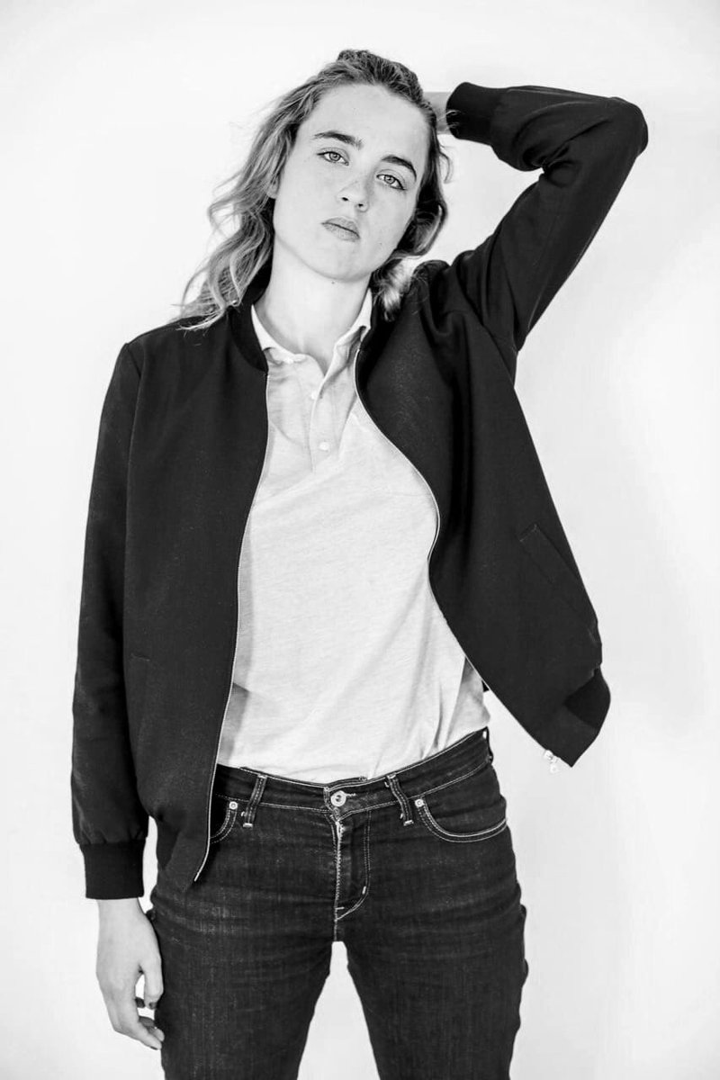 Adèle in white