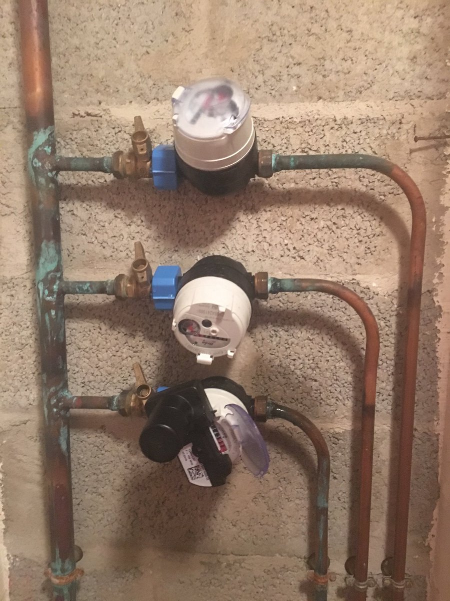 Sans oublier la fois où il m’a harceler toute une nuit et casser toutes les arrives d’eau de l’immeuble
