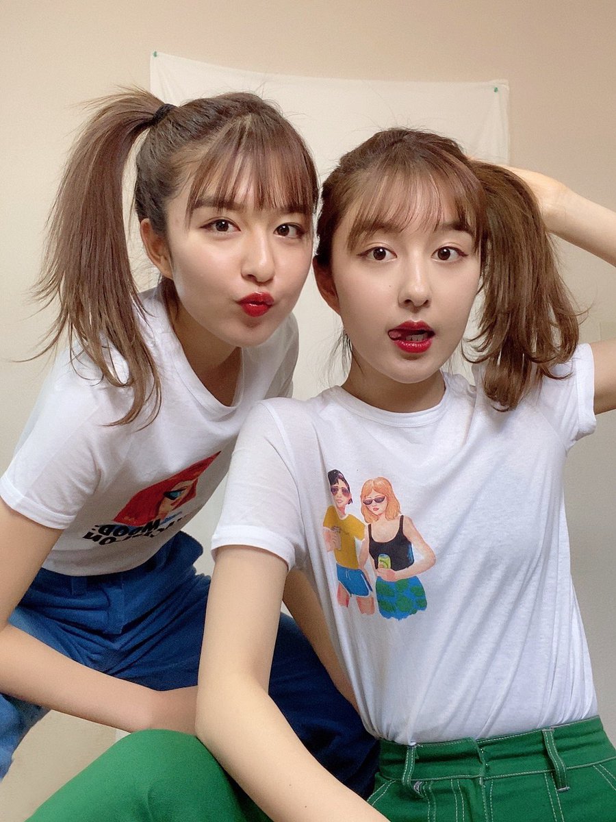 exrikariko's tweet photo. 今日のYouTubeとTikTokの写真♥️
みんなはどのコーデが好きやった？♡
コメントで教えてねっ！
#ファッション
#双子 https://t.co/dSNDUjmZMY