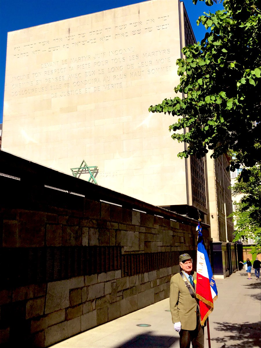 Ce matin, dans l’Allée des Justes Parmi les Nations, devant le collège Couperin, aux enfants déportés, et le <a href="/Shoah_Memorial/">Mémorial de la Shoah</a> avec son mur des Justes qui en sauvèrent, en présence de son directeur, nous avons à huis clos marqué la journée nationale du souvenir de la #deportation.