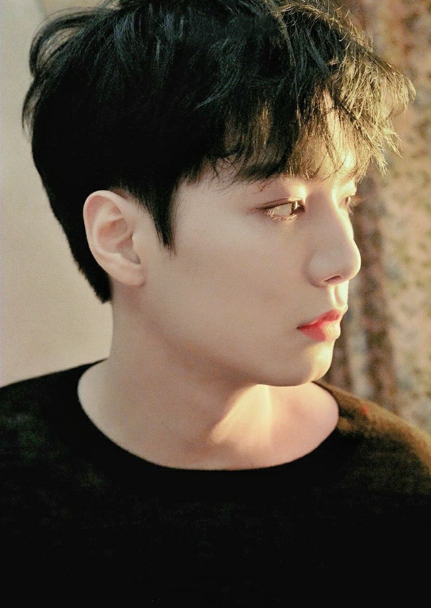 The_Nocturne__'s tweet photo. ��에서 하루 정리를 하기에 이상적인 시간 같다. 

#뉴이스트 #NUEST #JR  #김종현 https://t.co/RHPOgGjZAd