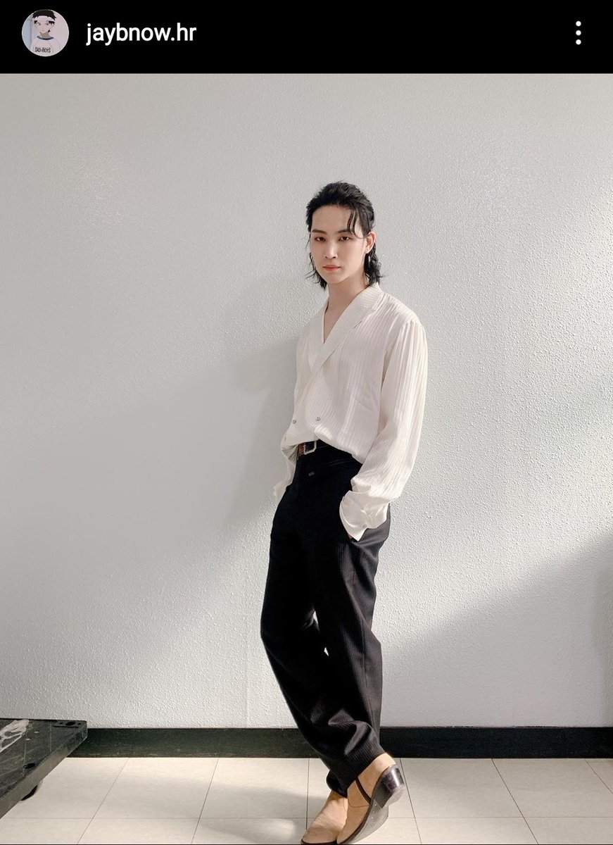 knno__simurg's tweet photo. jaebeom 
on stage.                          off stage https://t.co/eXvfTRwIoh