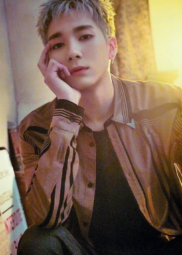 The_Nocturne__'s tweet photo. 우리에게 주어진 밤이 아직 길다는 기분이 들어 좋다.

#뉴이스트 #NUEST #아론 #ARON https://t.co/iF5TUHaE6S