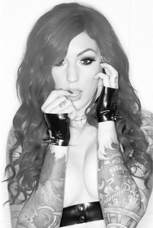 DrawnToSeduce's tweet image. #SeductiveSunday From Charming’s Foxy redhead.