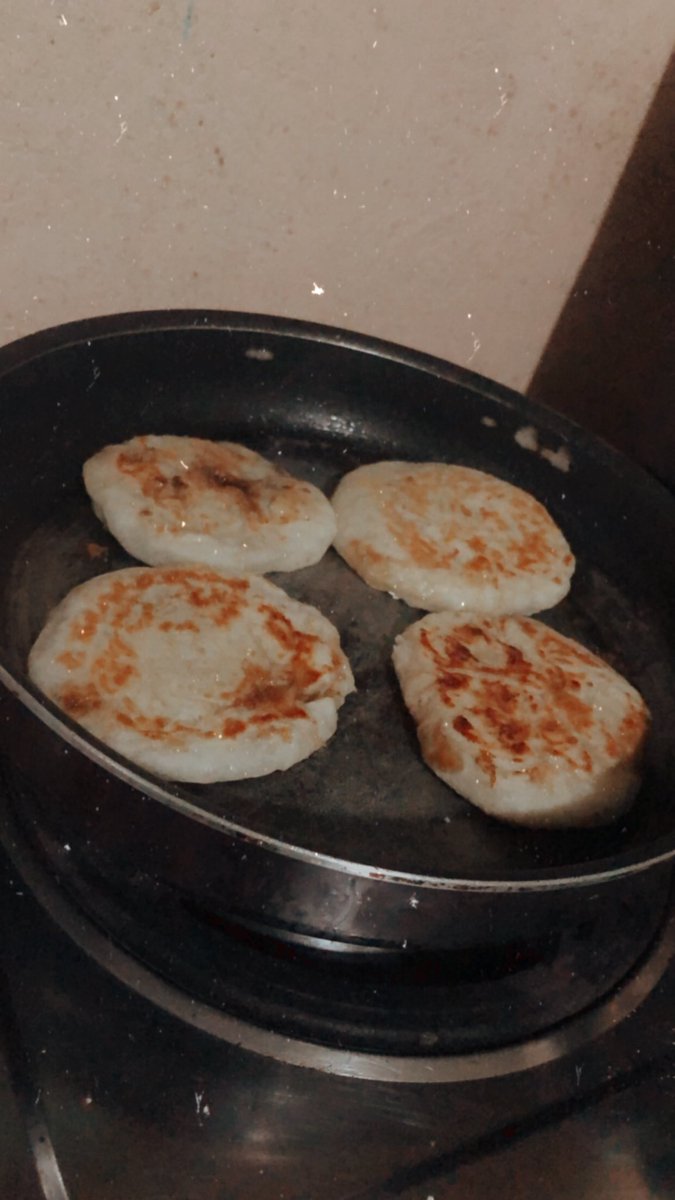 Alao made homemade hottoek cause youns kitchen waha