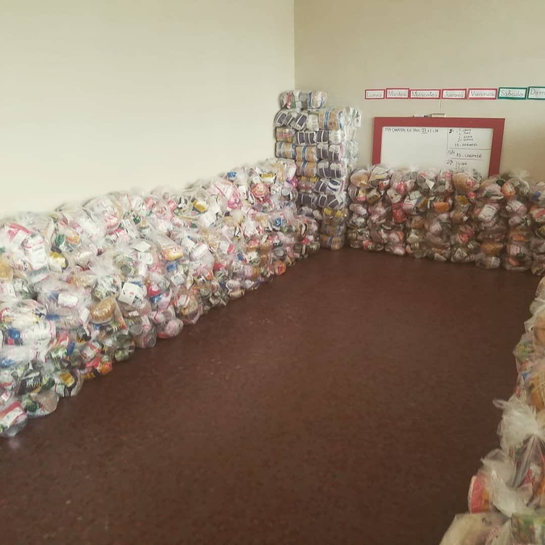 CeibosFutbol's tweet photo. Con varios equipos de la @LUD_Oficial juntamos 800 canastas que fueron entregadas al CAIF de Casavalle, Liceo Jubilar y Liceo 69 de Casavalle.
Gracias a todos los que se sumaron. Al COVID le ganamos entre todos.
🌕🔵💪🏽 https://t.co/GseTT9SDwD