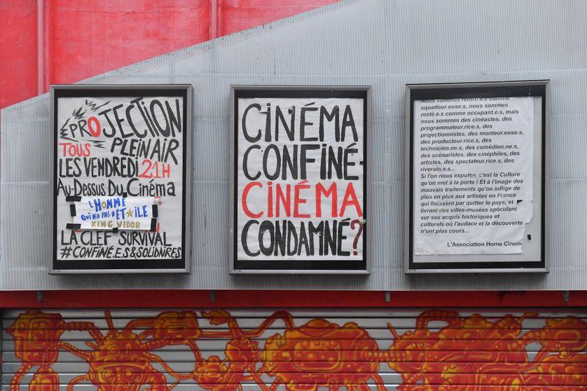 franceculture's tweet photo. Avec le Covid-19, nous sommes passés d'une offre culturelle foisonnante, plurielle, basée sur le court terme, au néant. Un changement brutal qui nous pousse à réfléchir aux nouvelles formes de l'art et de la culture à inventer avec la crise https://t.co/OAtvr6KRVA https://t.co/Tnhbqi5Kdy