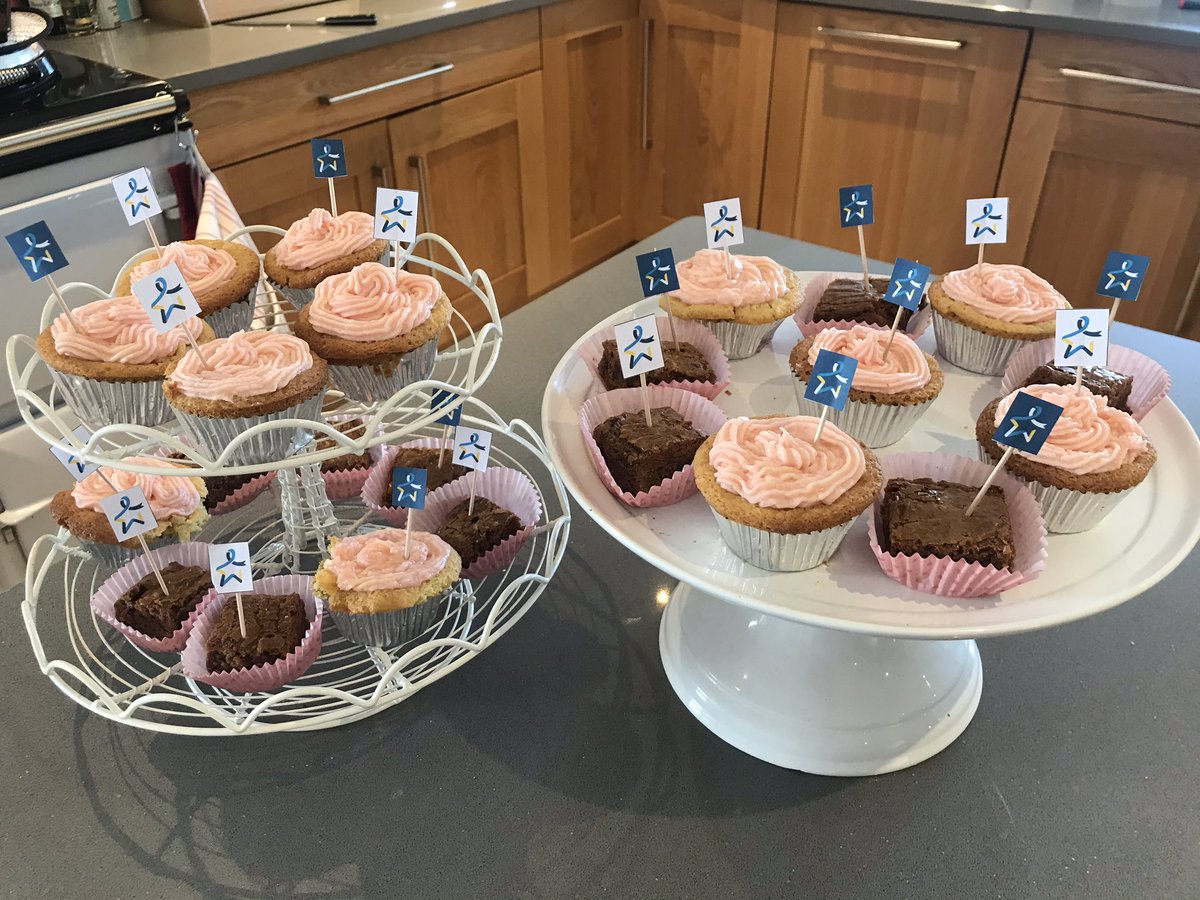 CrawfordDorcas's tweet image. 26 cupcakes &amp;amp; brownies complete &amp;amp; about to be packed &amp;amp; delivered in return for donations to @bowelcanceruk #2point6challenge @EdwardsandCo_  Cute BCUK flags  (&amp;amp; brownies) lovingly prepared by @niamh_serena
