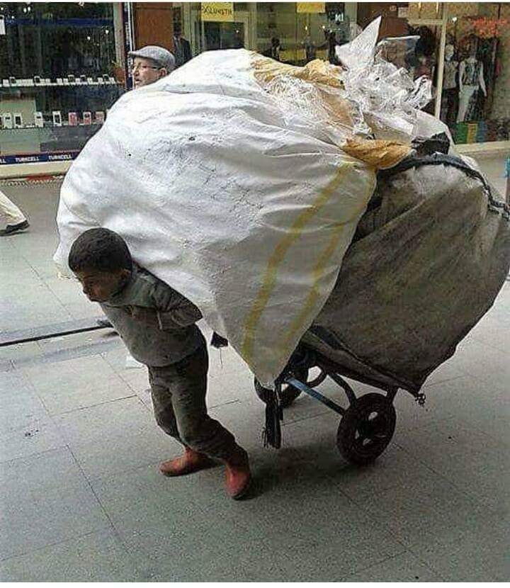 muhammet_ab's tweet photo. Ekmeğini çalıyorlar sonra sana ondan Bir parça veriyorlar
sonra sana cömertliklerin den Dolayı Teşekür Etmeni Emrediyorlar
Ne Kadarda Küstahlar .......... https://t.co/76GHZvxAP7