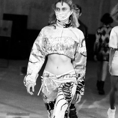 TopModelElite's tweet image. Las mascarillas acabarán siendo un complemento y una forma de expresar moda