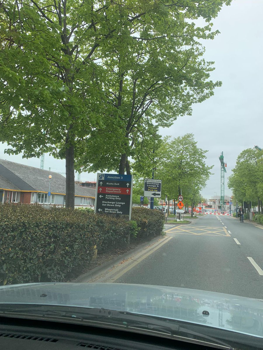 Two boxes of PPE for donation were delivered to St James Hospital today. Thanks for help from <a href="/GardaTraffic/">An Garda Síochána</a> at City Quay today. Also thanks to Tracy from <a href="/stjamesdublin/">St James's Hospital</a> , who gave clear guidance over the phone and two staff at the Triage at SJH. You are all heroes. #HOC19