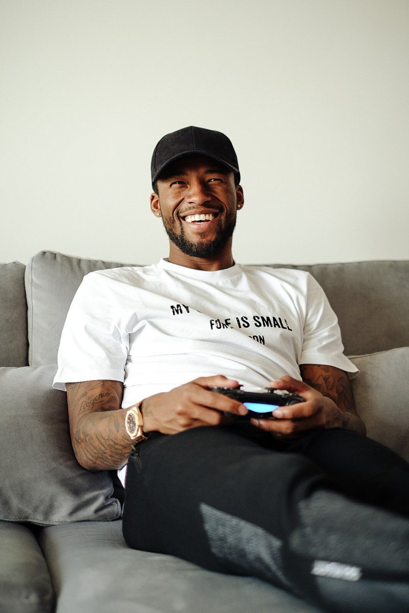 GWijnaldum's tweet image. Stayin home, stayin busy 🎮 Drop me your top 3 games👇🏾