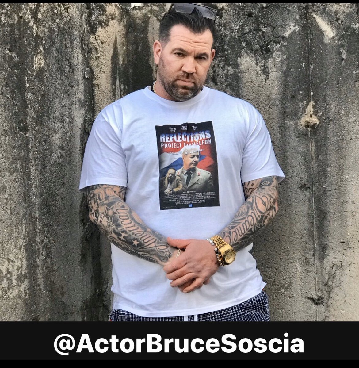 Scorpionkingct's tweet image. The one and only our kick ass Russian mercenary played by the talented Bruce Soscia showing us some shirt love. Check him out on IG 
@actorbrucesoscia on Instagram💥#TEAMREFLECTIONS