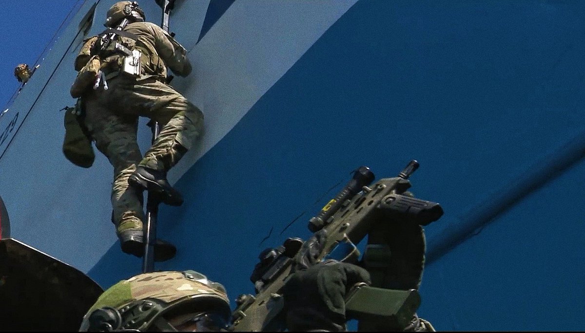 tacticalporn's tweet image. 🇪🇪EOG members during VBSS training.

#SpecialForces #SOF #ESTSOF