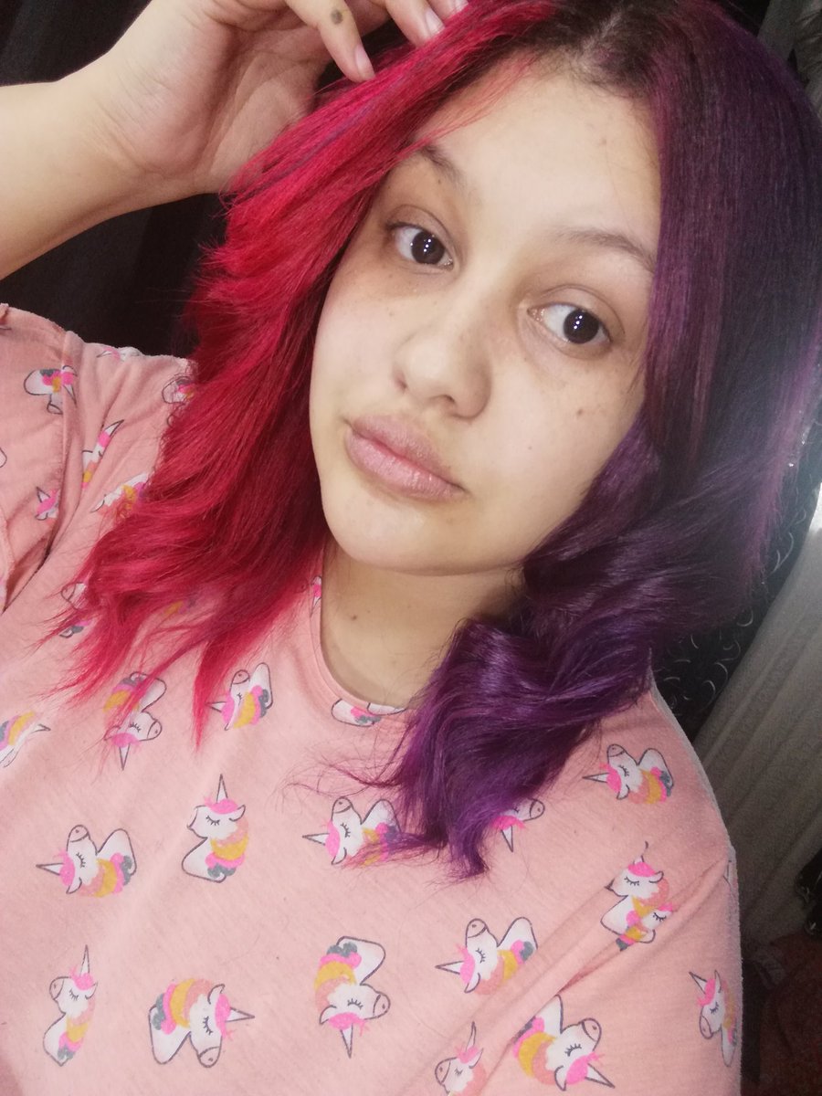 Kitty_Kat_1995's tweet photo. Had to change my hair up again...😅
Please don't judge my crappy bleach job. I'm not a hairdresser and have no idea what I'm doing. 😂🤦♀️
But I'm defs enjoying the new hair colour. 💜👄
#changeisfun #changeneeded #hairlove #haircare #splitdye #purplehair #pinkhair #renew https://t.co/bVm0EOUSAd