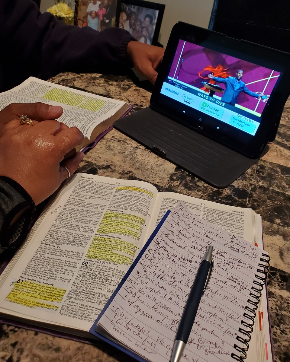 worldmotivator1's tweet photo. Sunday Worship service. No Place like the Park and Pastor @revhpdiii
#fbhplive #TheThomases https://t.co/XHXO6Va3pp