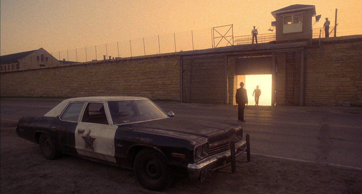 OnePerfectShot's tweet photo. THE BLUES BROTHERS (1980) 

Cinematography by Stephen M. Katz 
Directed by John Landis
Explore more shots in our database: https://t.co/z8qbeAhwjA https://t.co/cWpoc5UVjf