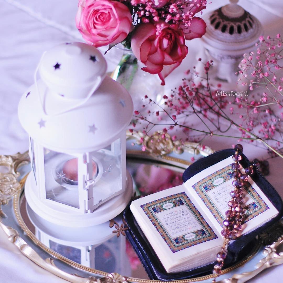 ㅤㅤㅤㅤㅤ

أن يدخل عليك #شهر_رمضان 
وانَـَ👈ـَت مُعلق عن وضيفتك
محظور عن الخروج من منزلك
فهذه منحة في طيّات المحن
للتزود من القُربات وملازمة الخيرات
فراغ وصحة
لا عذر لنا واللــﷻــه 
فلنُرِ اللــﷻــه من أنفسنا خيراً
{ فَإِذَا فَرَغْتَ فَانْصَبْ ۝
وَإِلَىٰ رَبِّكَ فَارْغَبْ}