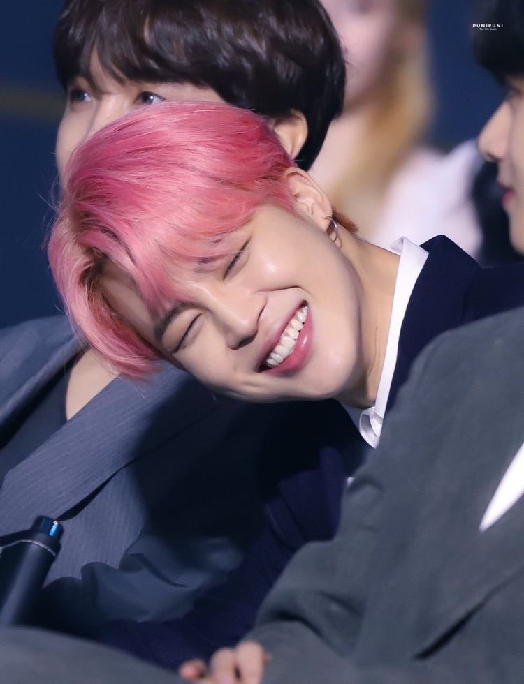 When Jimin smiles so wide his eyes become lil crescents : a devastating thread
