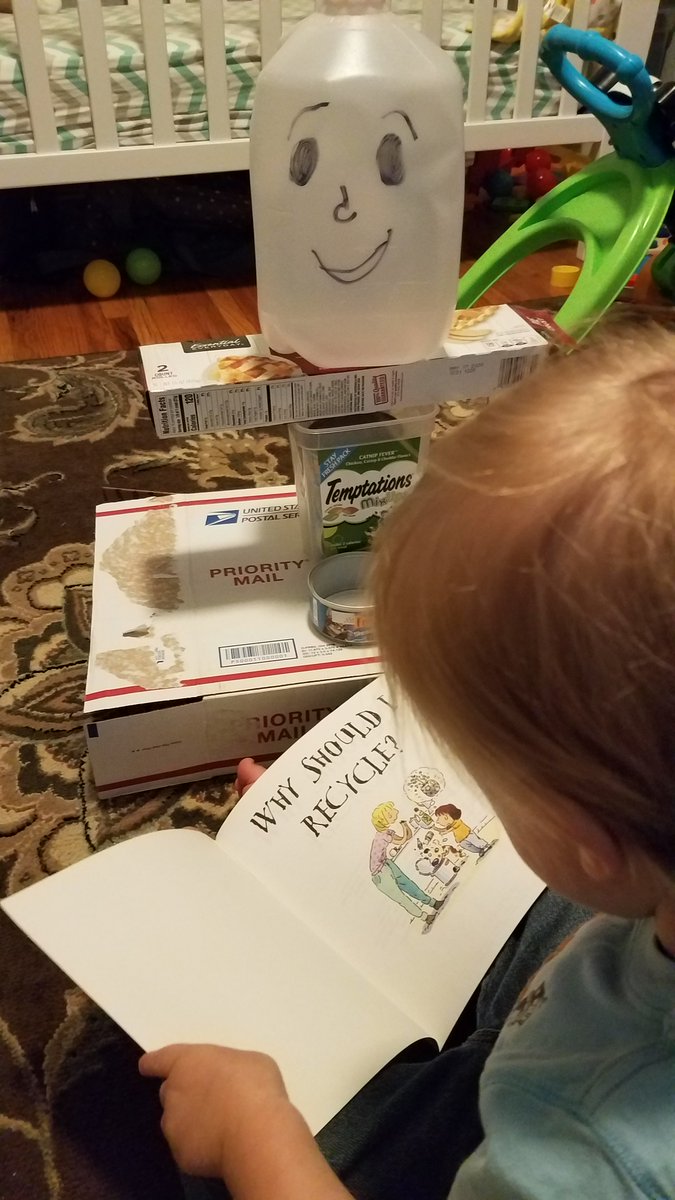 naomiskulan's tweet photo. I've been missing @ummbriggs so took my recycling out for some storytime with my son Charlie for this week's #MorrisMission. They both learned why recycling is important! @UMNMorris https://t.co/y8wMSru8E7